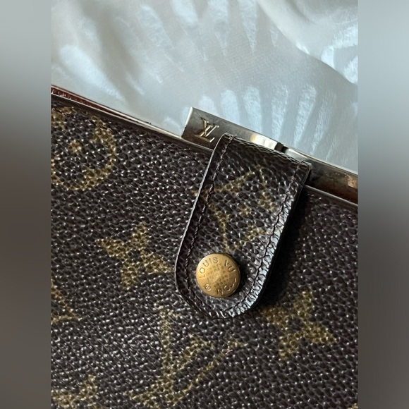Louis Vuitton Wallet - Picture 3 of 16